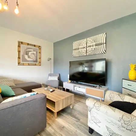 Daire Le Poher - Superbe T2 Avec Parking Et Balcon *