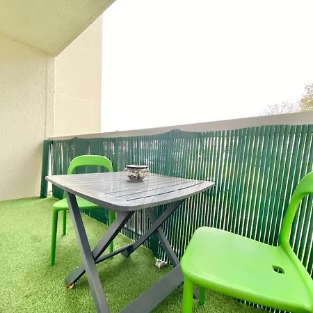 Le Poher - Superbe T2 Avec Parking Et Balcon